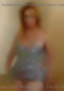Men with swinger girl foking photno in New York.